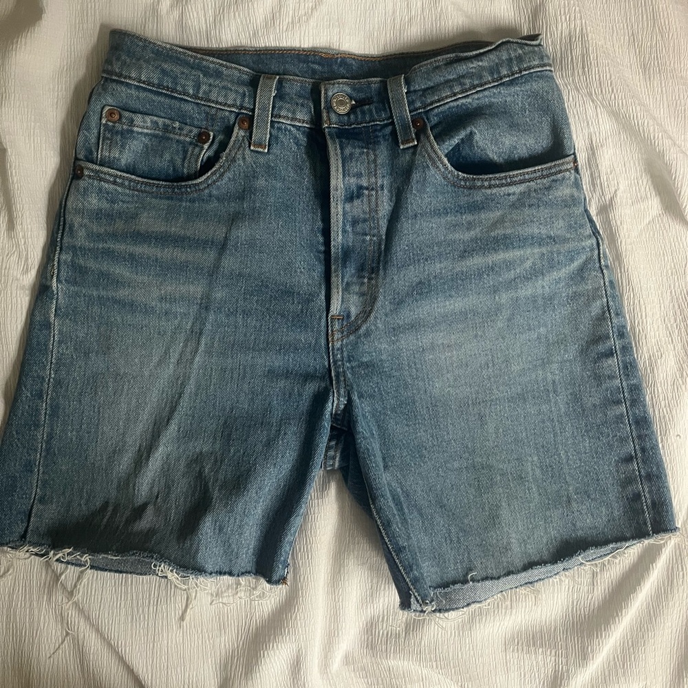 Levis Middi Jean Shorts